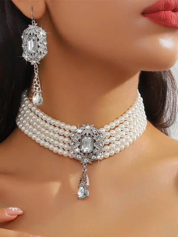 Elegant Crystal Decorated Jewelry Set - Image 5