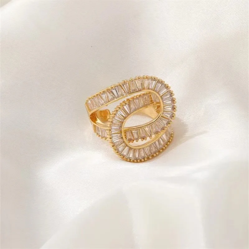 Elegant Intertwined Maze Ring - Image 7