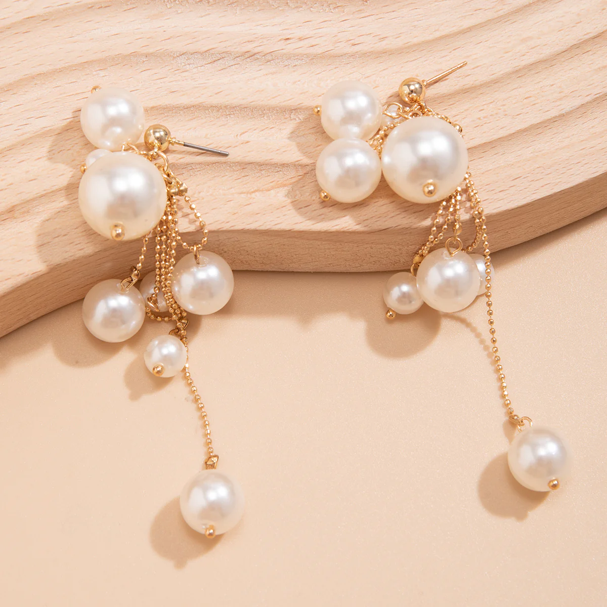 Elegant Pearl Tassel Drop Earrings - Image 4