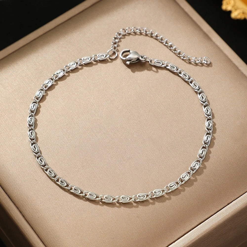 Elegant Scroll Bracelet - Image 3