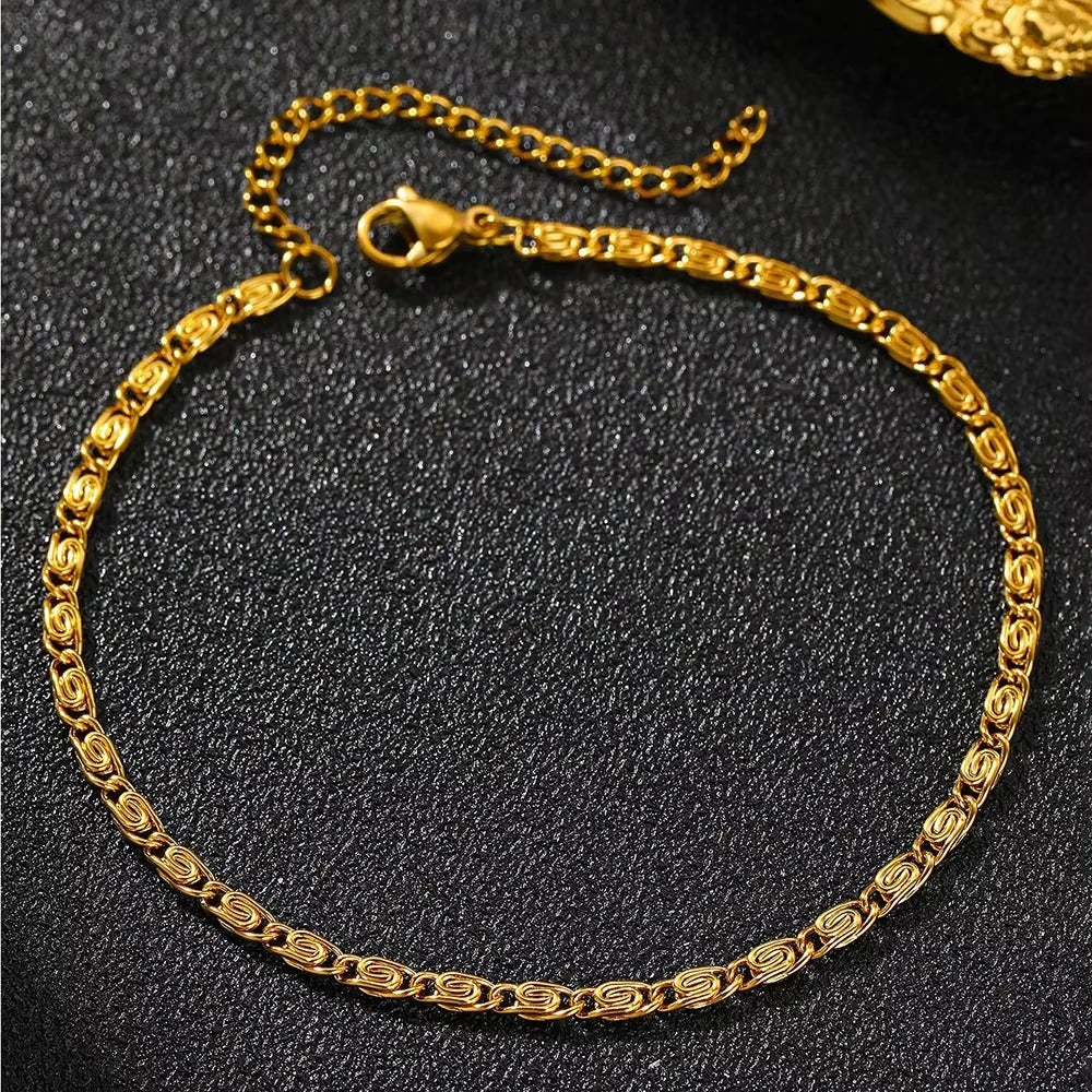 Elegant Scroll Bracelet - Image 5