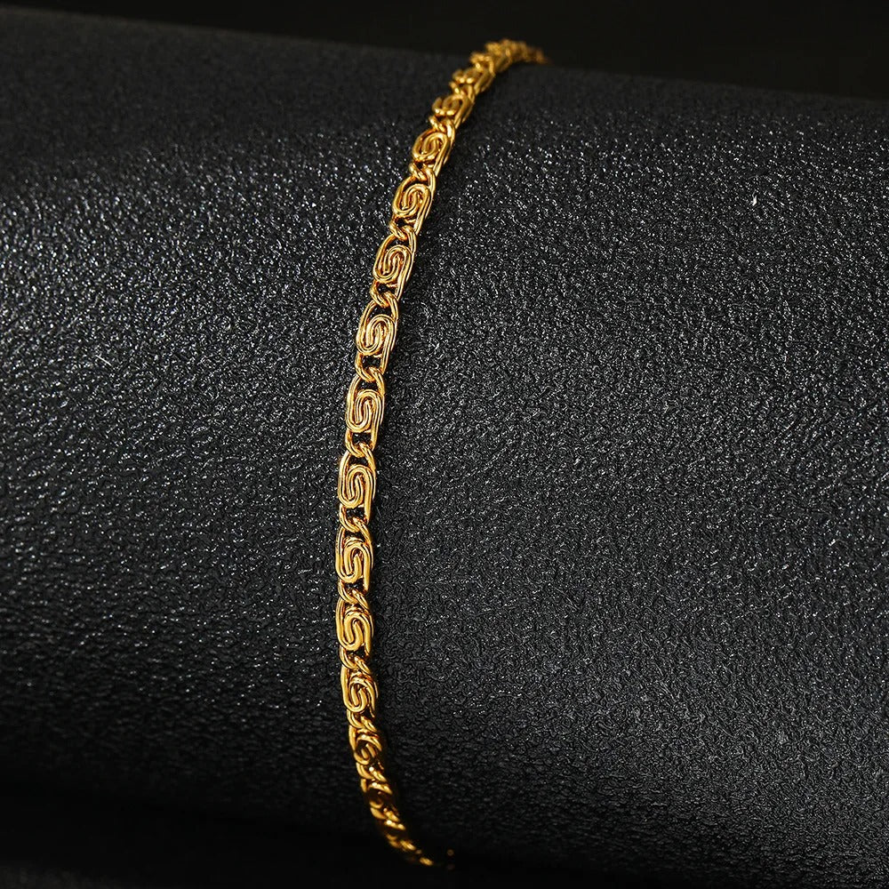Elegant Scroll Bracelet - Image 7
