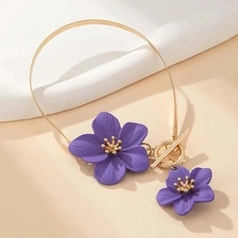 Elegant Twin Flower Anklet - Image 3
