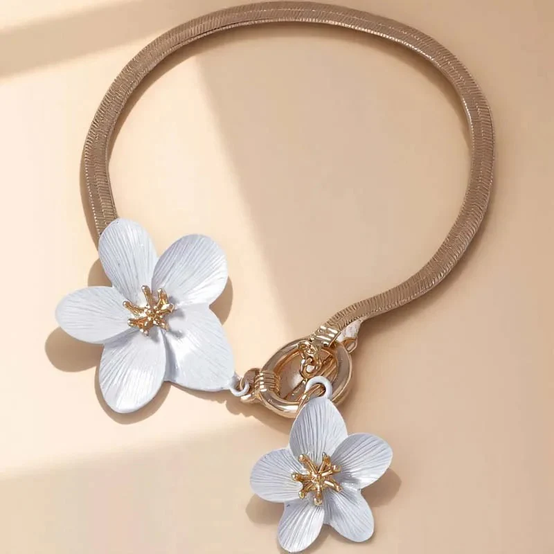 Elegant Twin Flower Anklet - Image 8
