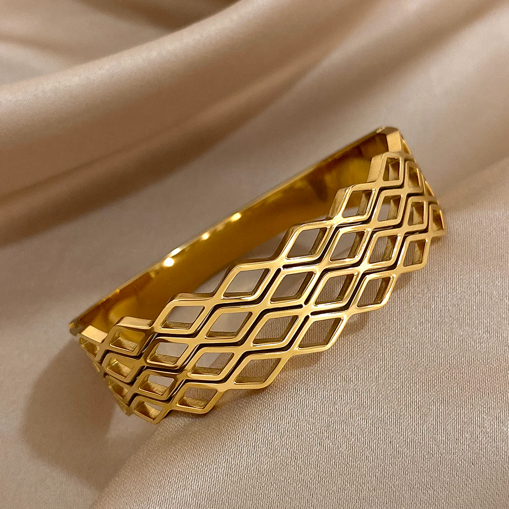 Geometric Cutout Gold Bangle - Image 3