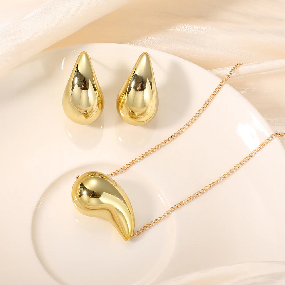 Gold-Tone Abstract Teardrop Necklace & Earring Set - Image 4