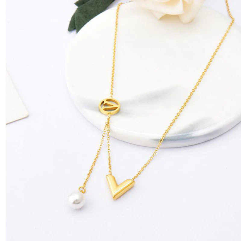Gold V Drop Pearl Pendant Necklace - Image 5