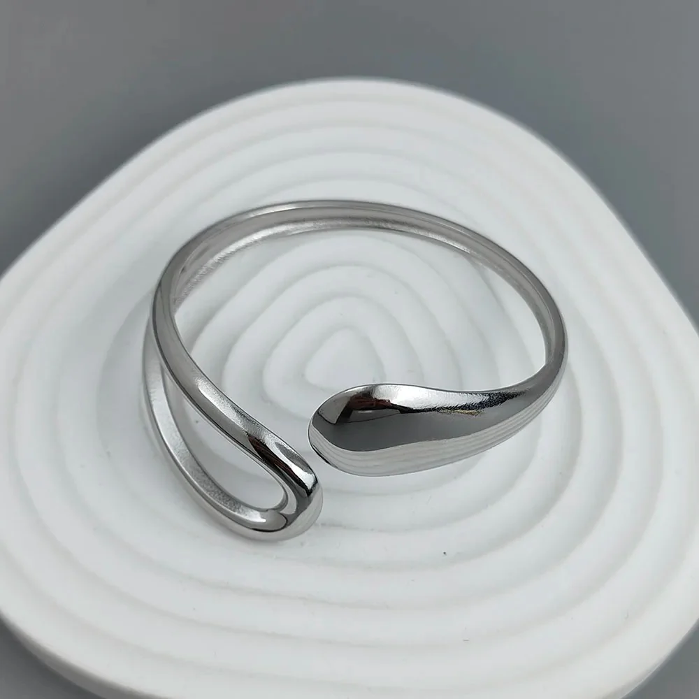 Hallow Chunky Drop Bracelet - Image 6