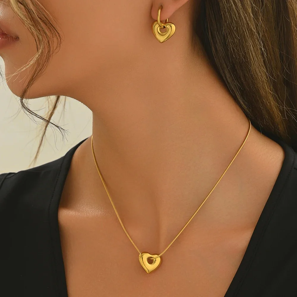 Hollow Heart Necklace & Earring Set - Image 4