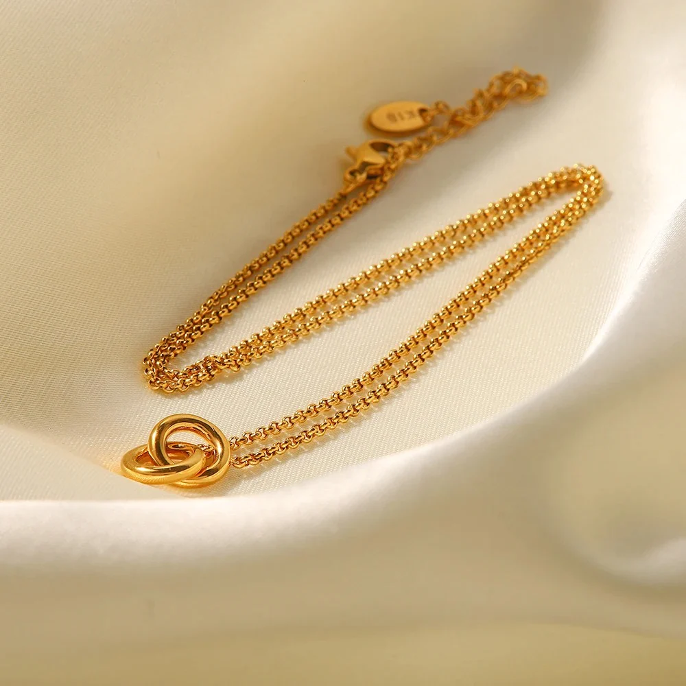 Interlocking Hoops Necklace - Image 2