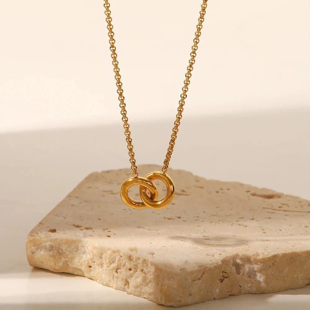 Interlocking Hoops Necklace - Image 4