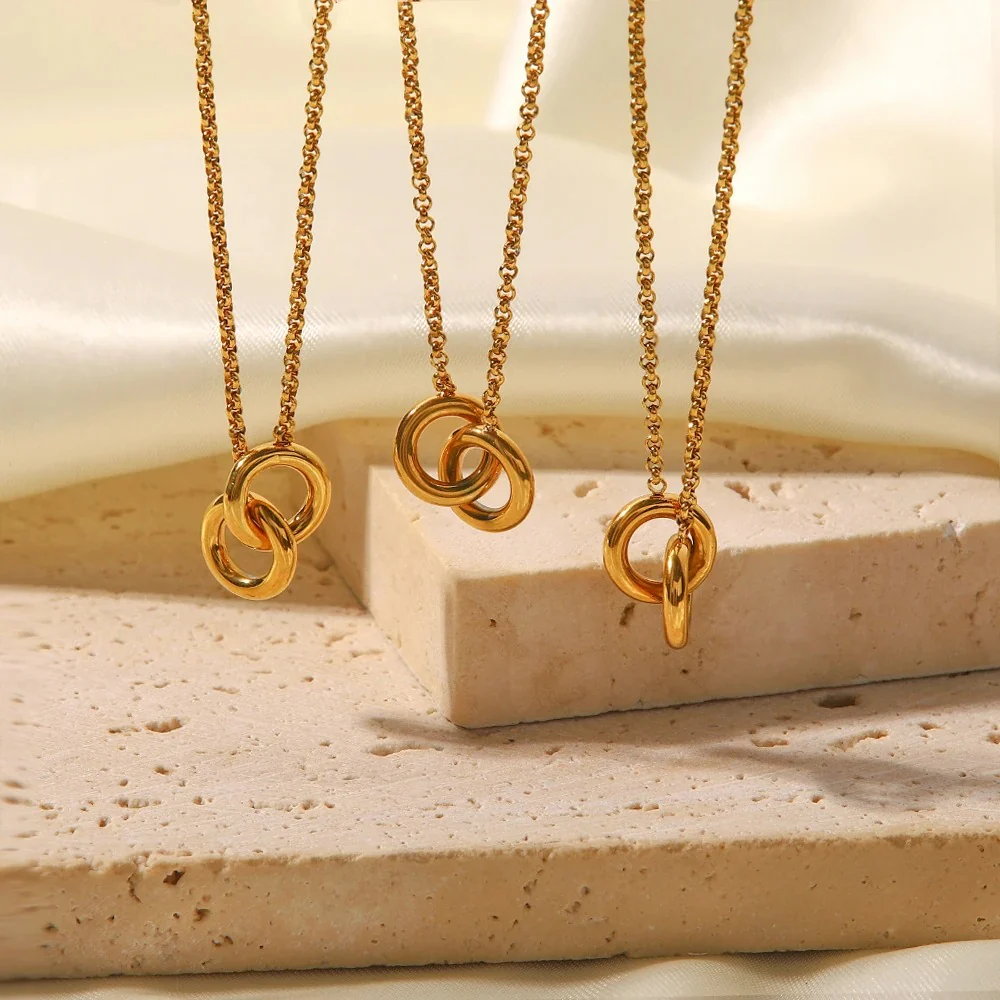 Interlocking Hoops Necklace - Image 6