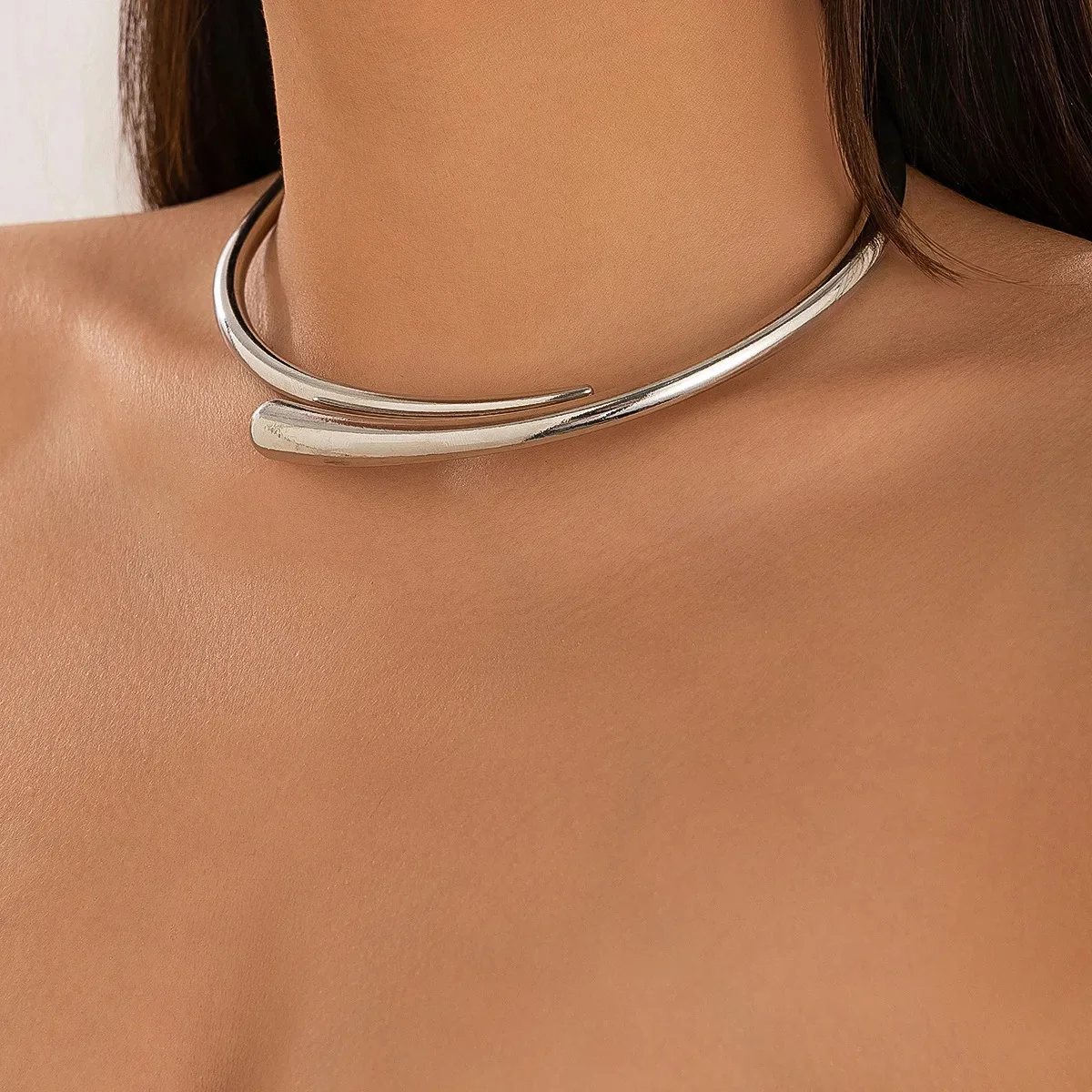 Irregular Minimal Statement Necklace - Image 2