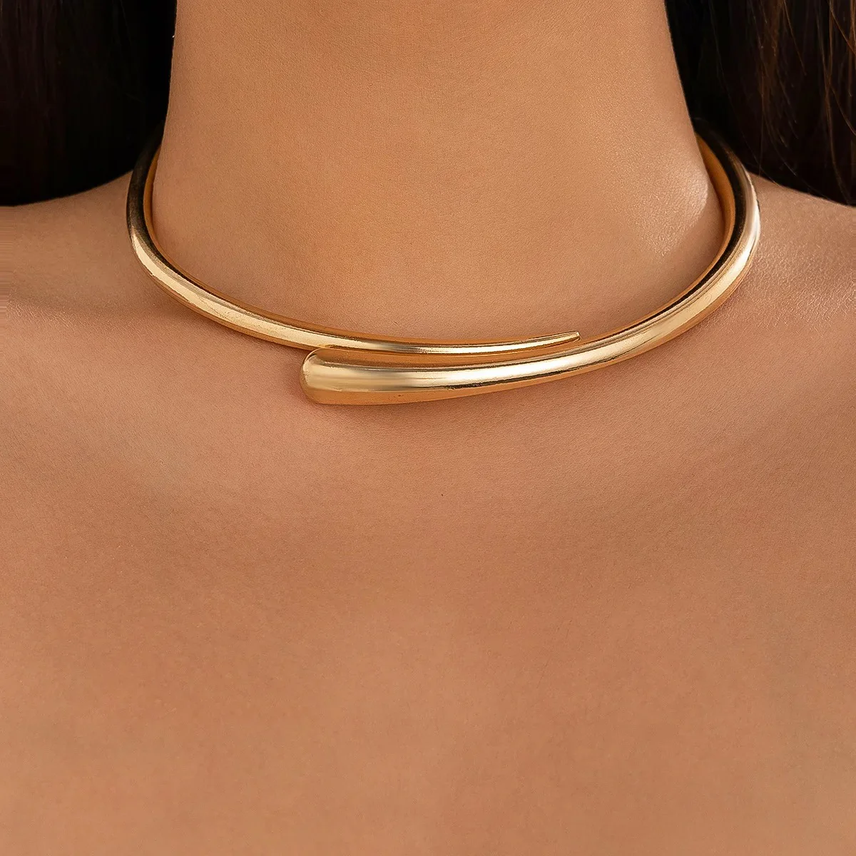 Irregular Minimal Statement Necklace - Image 3