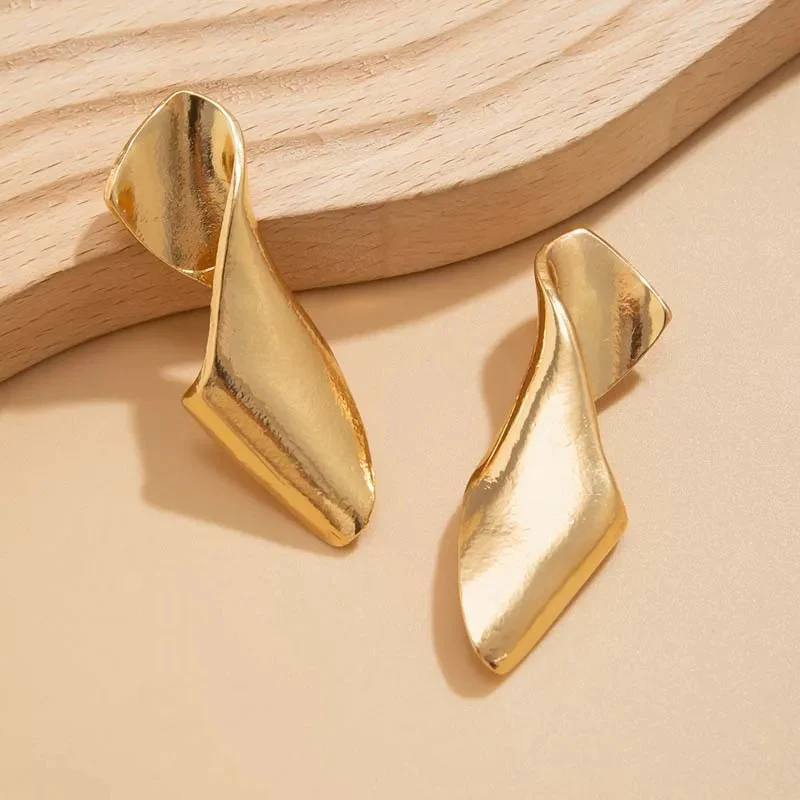 Irregular Twisted Stud Earrings - Image 3