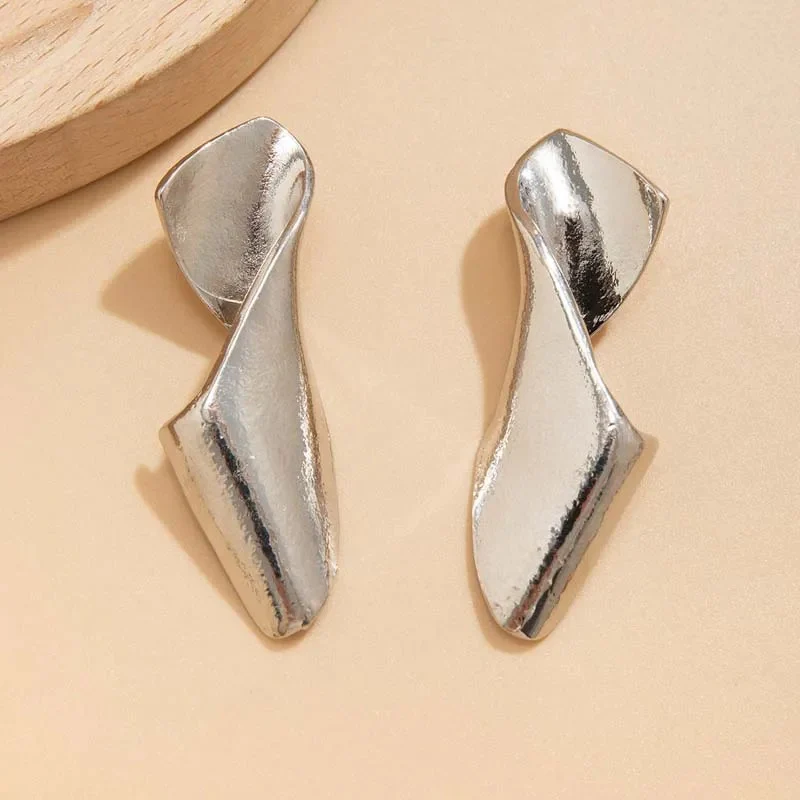 Irregular Twisted Stud Earrings - Image 4