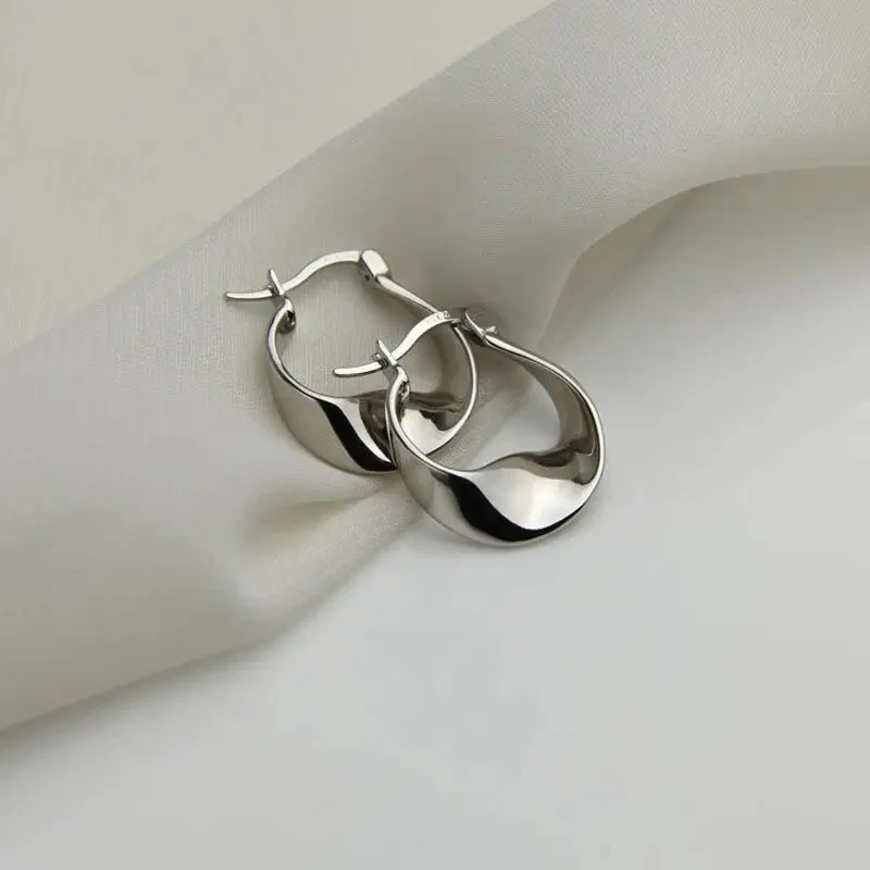 Irregular Wavy Hoop Earrings - Image 2