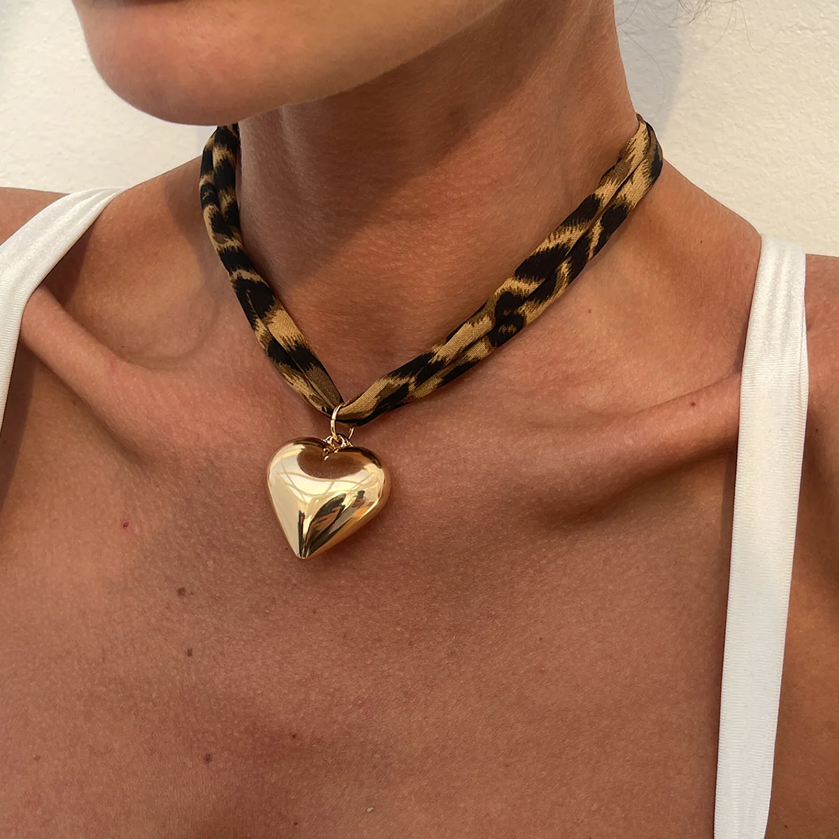 Leopard Velvet Floral Pendant Choker - Image 8
