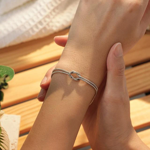Love Knot Bracelet - Image 5