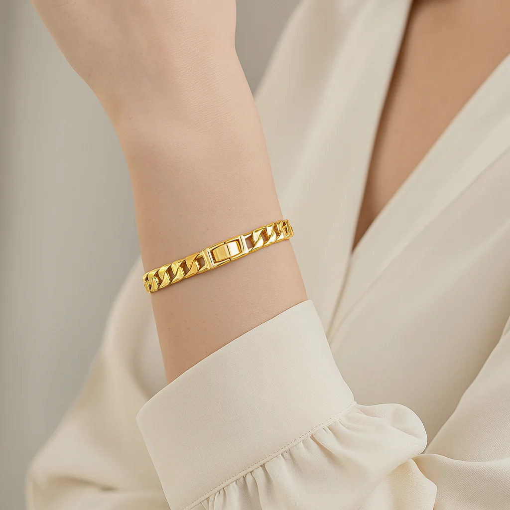 Minimal Chunky Bracelet - Image 9