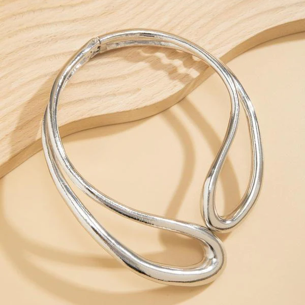 Minimal Hollow Chunky Necklace - Image 4