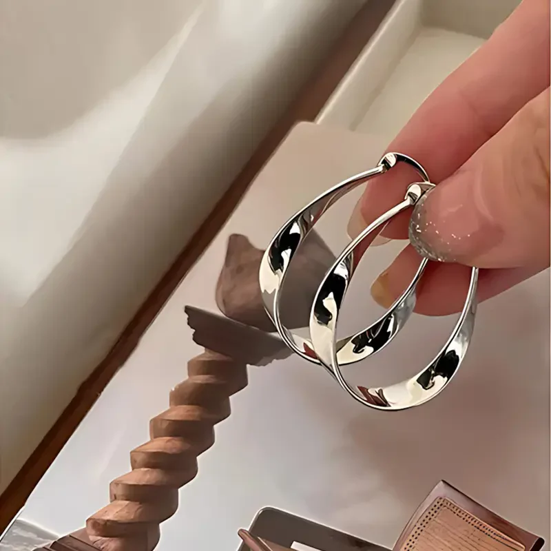 Mobius Twist Hoop Earrings - Image 4