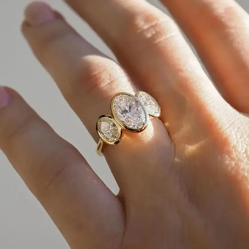 Oval Diamond Ring - Image 2