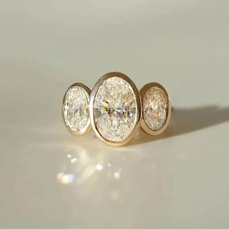 Oval Diamond Ring - Image 3