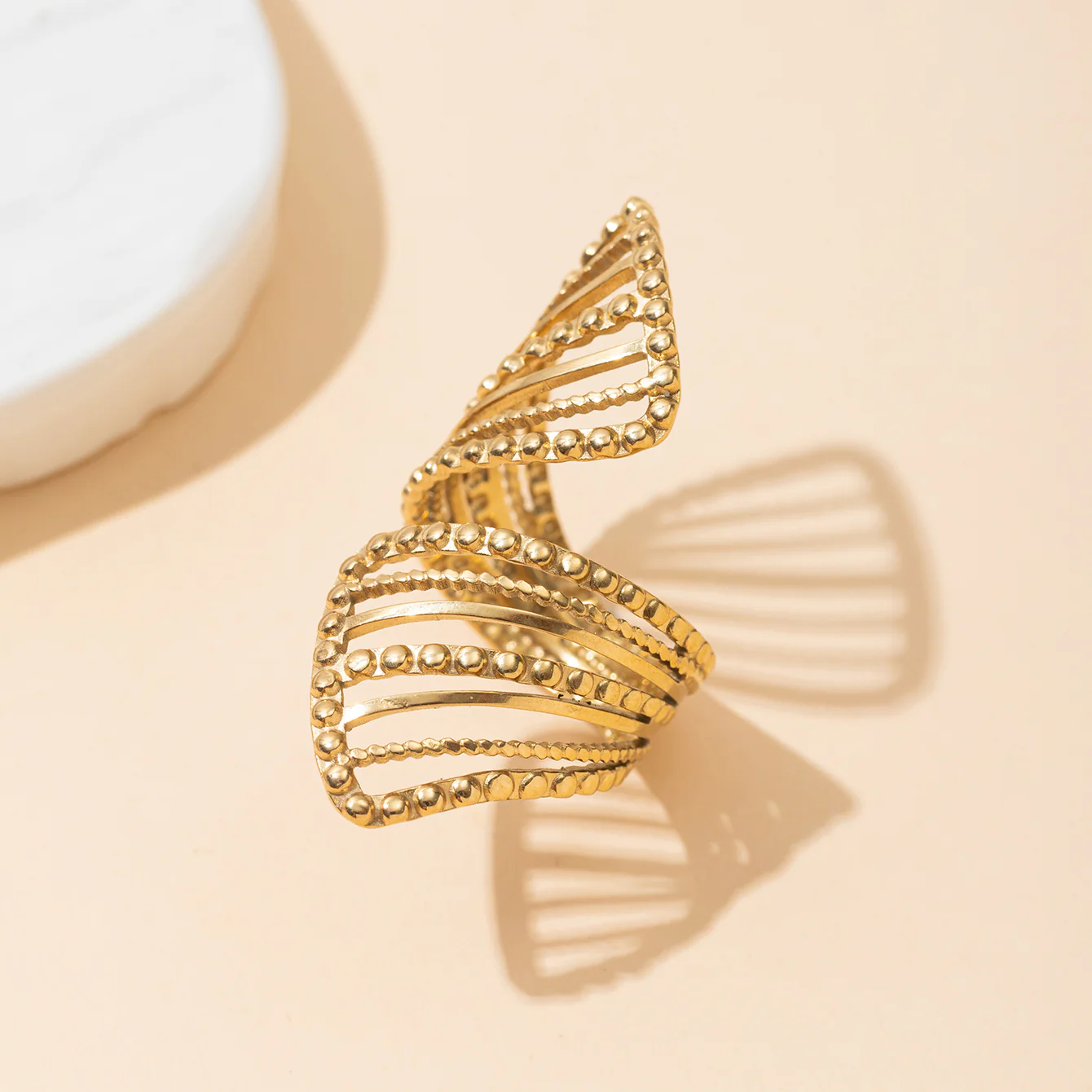 Retro Hollow Textured Ring - Image 2