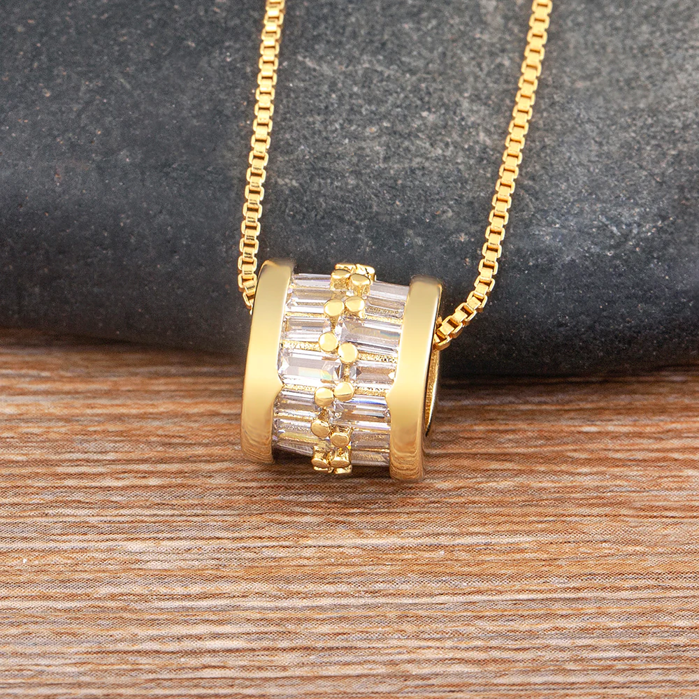 Rhinestone Circle Pendant Necklace - Image 2
