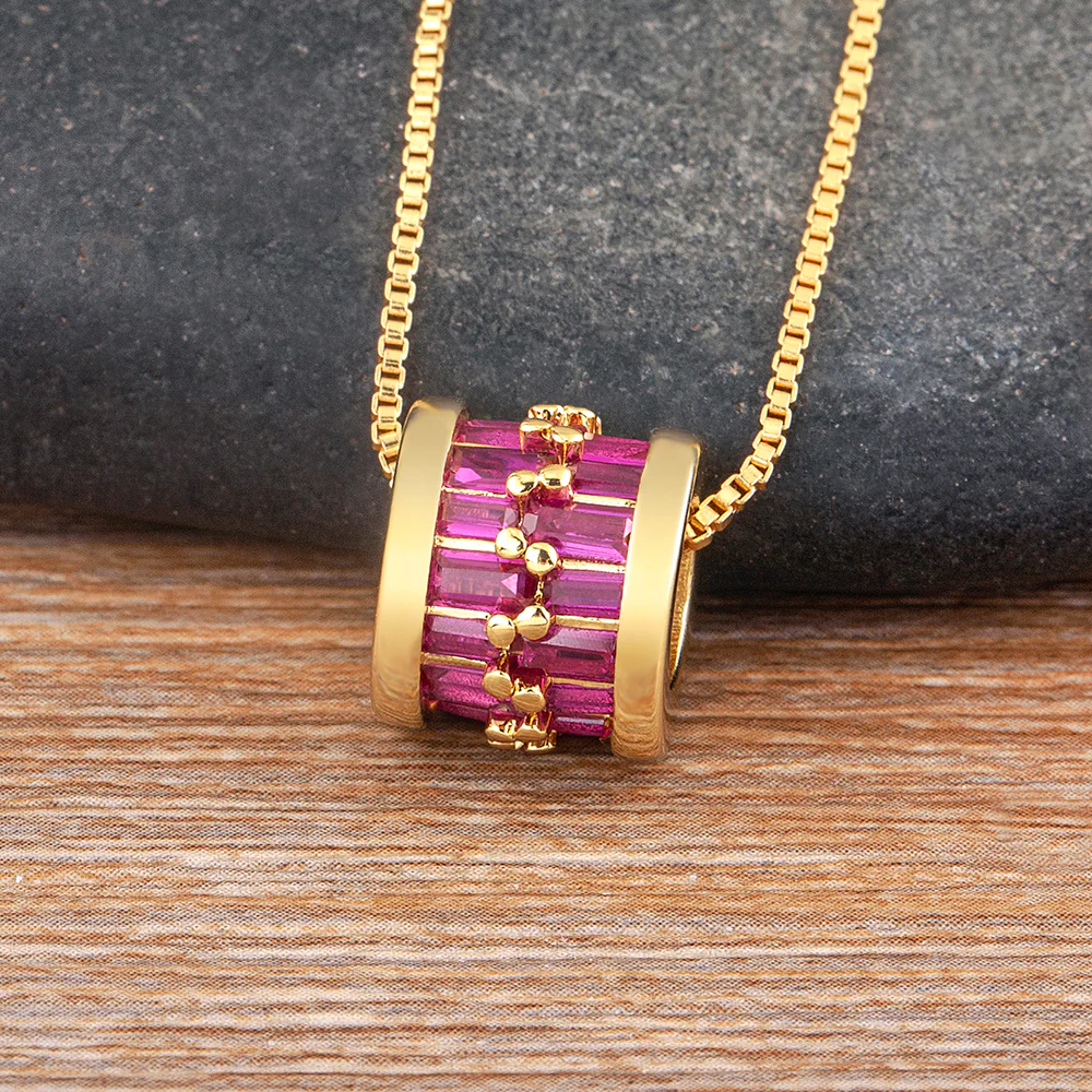Rhinestone Circle Pendant Necklace - Image 4