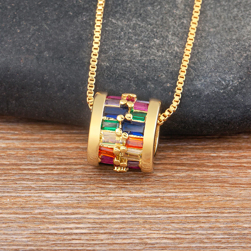 Rhinestone Circle Pendant Necklace - Image 5