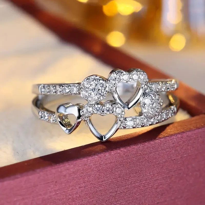 Rhinestone Heart Ring - Image 4