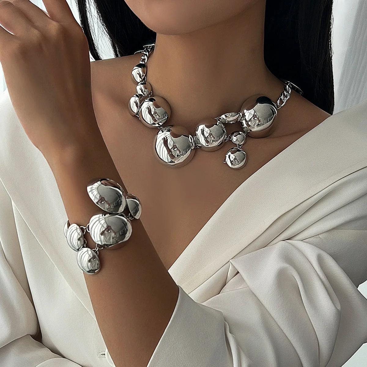 Round Pendant Necklace & Bangle Set - Image 2