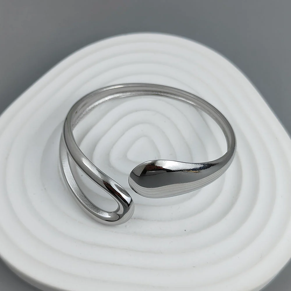 Sleek Twist Open Cuff Ring - Image 3