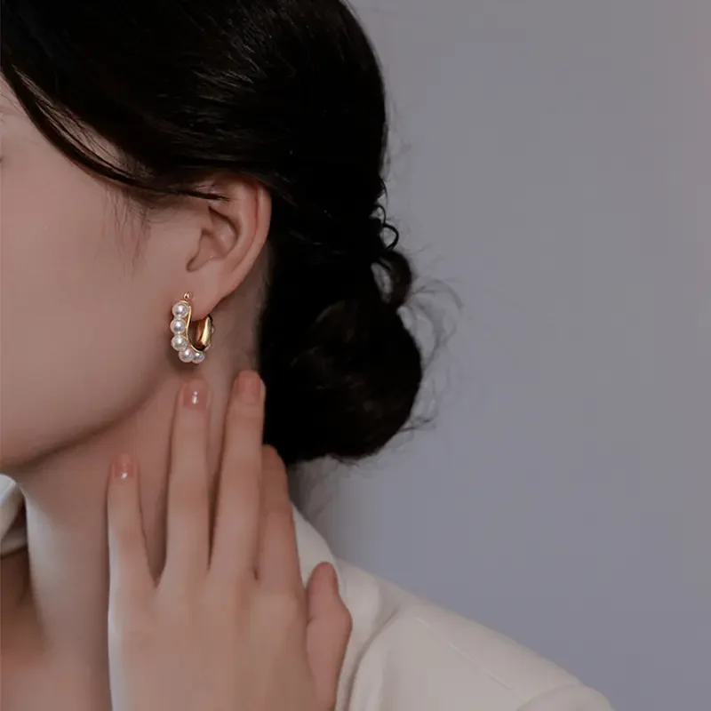 U-Shaped Pearl Hoop Earrings - Image 4