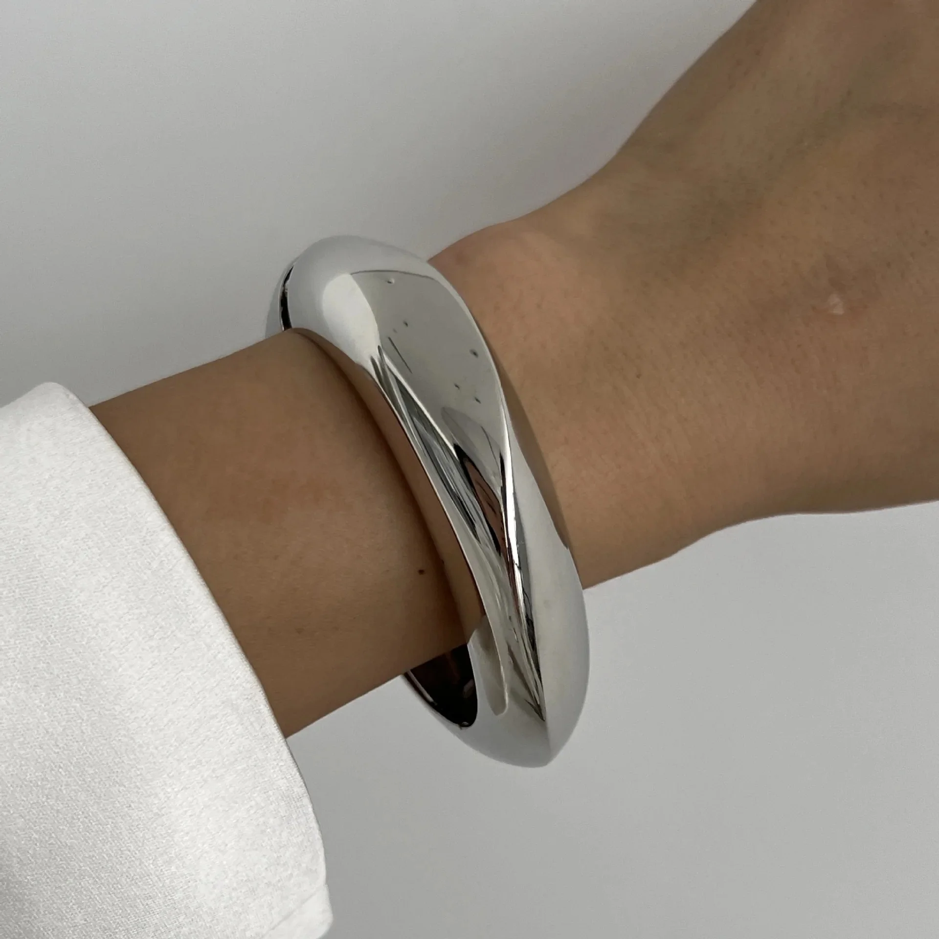 Vintage Minimal Cuff Bangle - Image 2