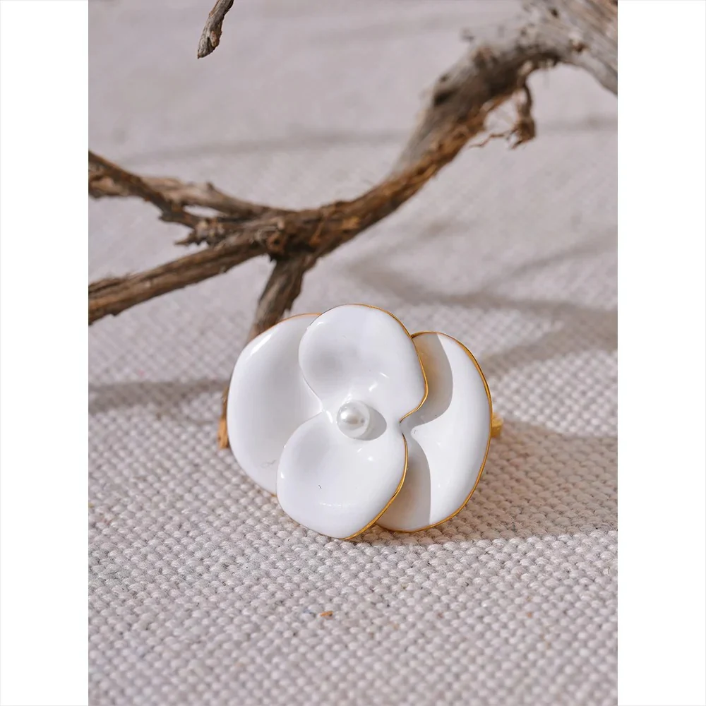 Exquisite White Enamel Flower Ring - Image 3
