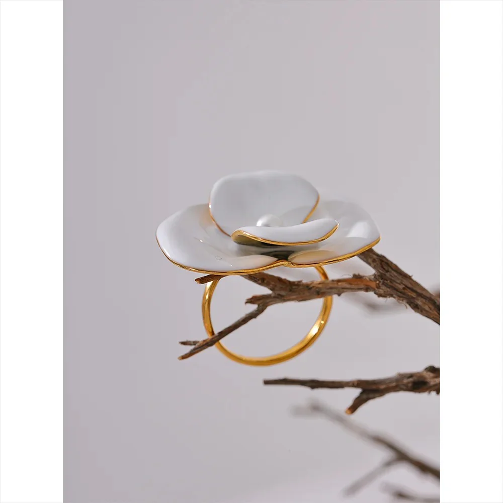 Exquisite White Enamel Flower Ring - Image 4