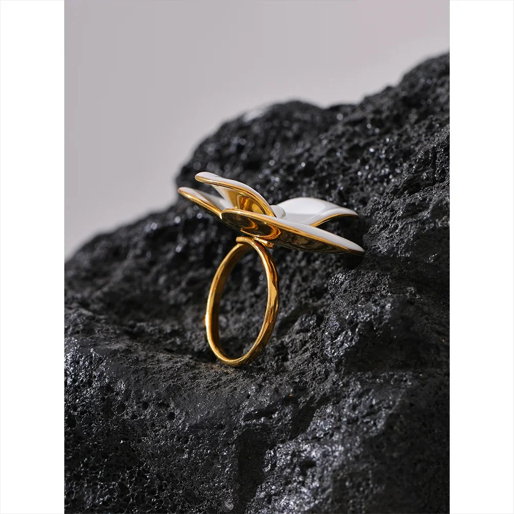 Exquisite White Enamel Flower Ring - Image 5