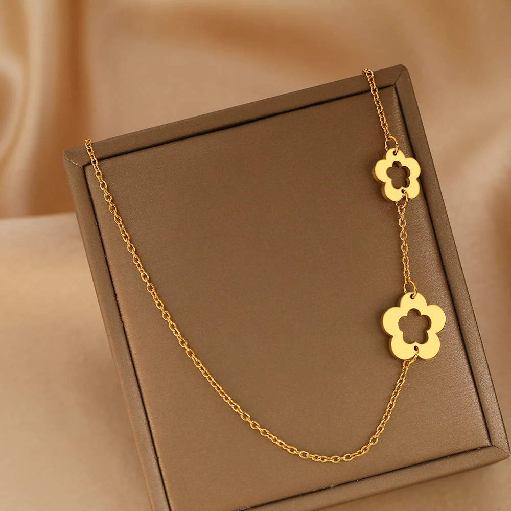Tiny Flower Pendant Necklace - Image 3