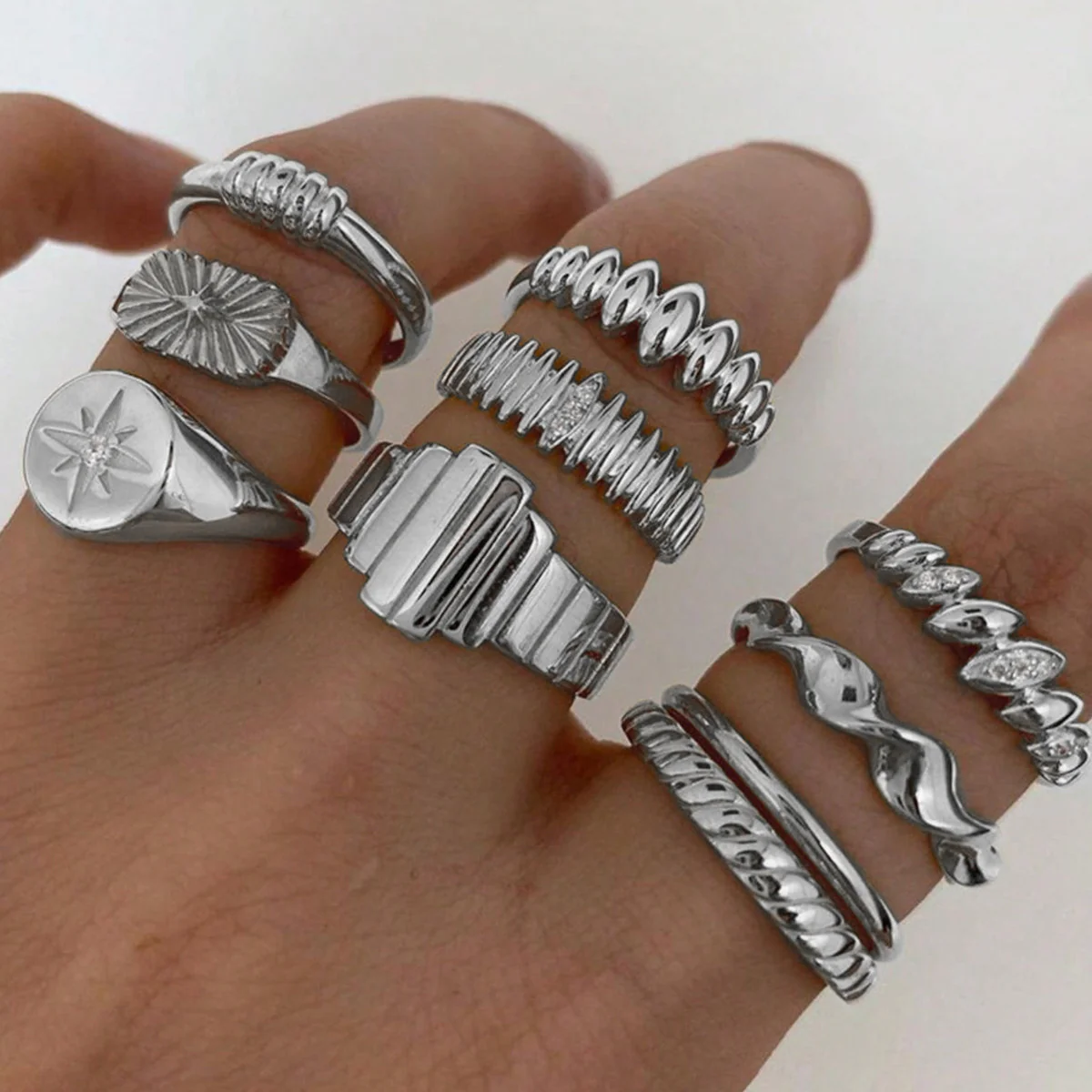 Trendy Gold Cuff Ring Set - Image 2