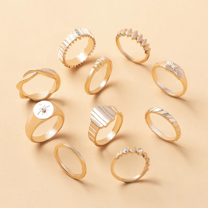 Trendy Gold Cuff Ring Set - Image 3