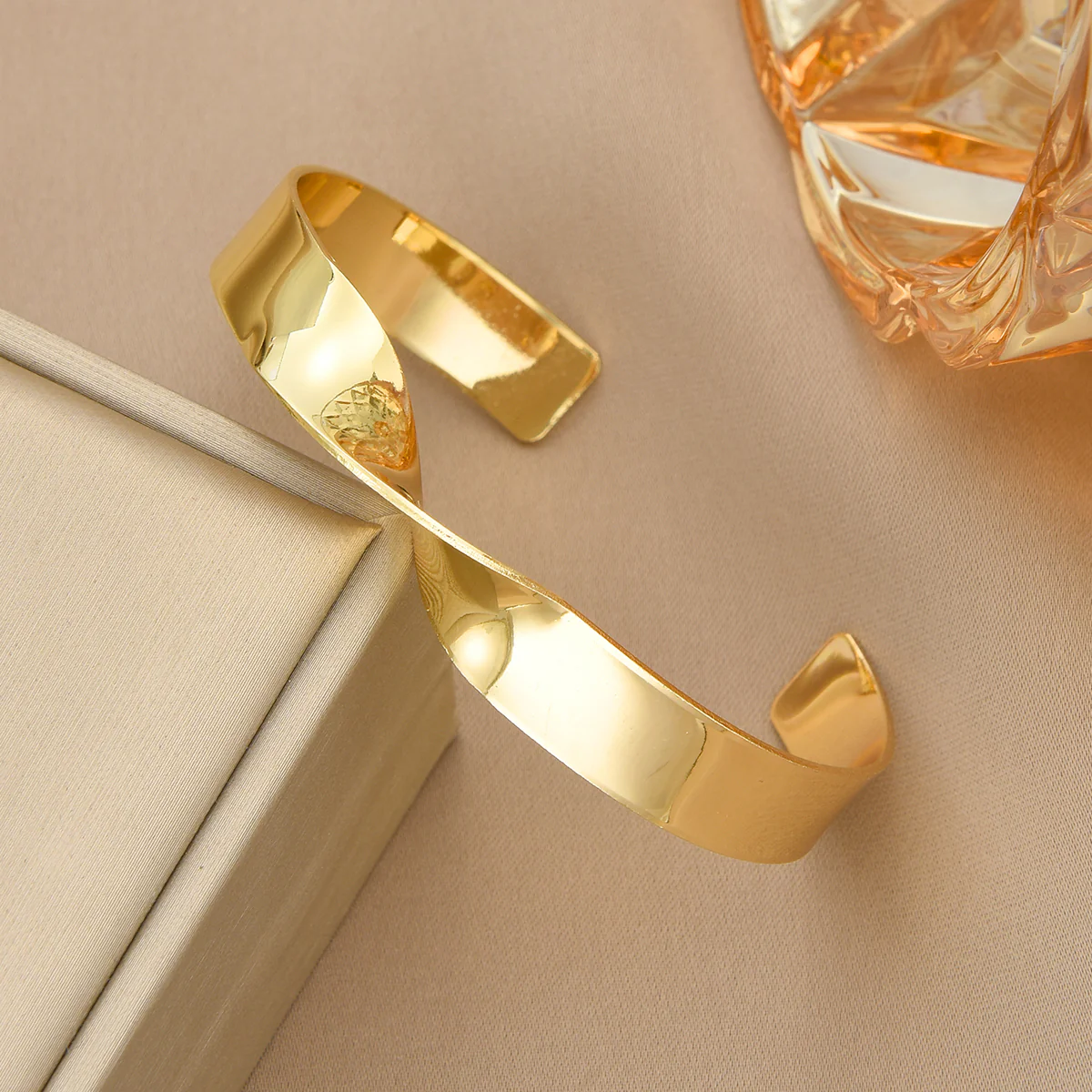 Twist Design Gold Cuff Bracelet - Image 2