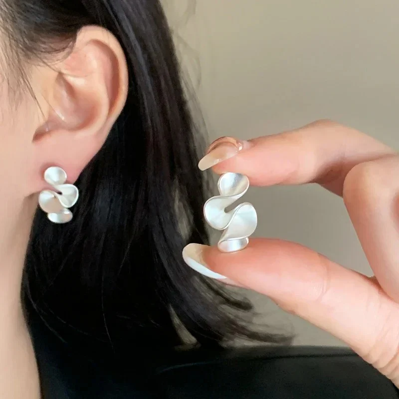 Twisted Flower Stud Earrings - Image 4