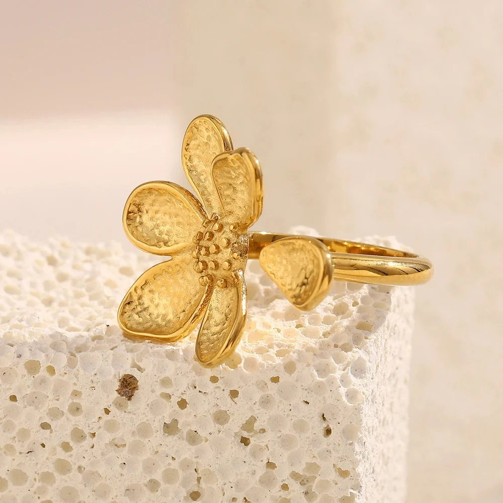 Vintage Flower Petal Ring - Image 3