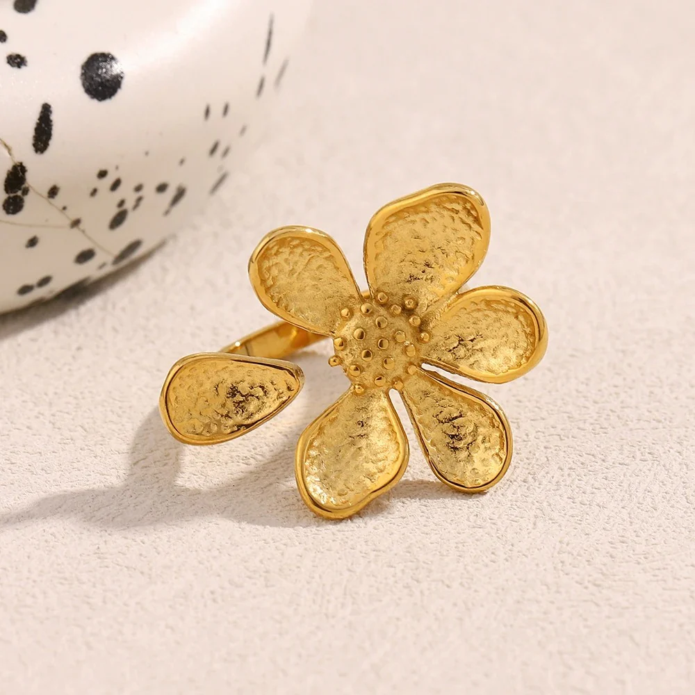 Vintage Flower Petal Ring - Image 5