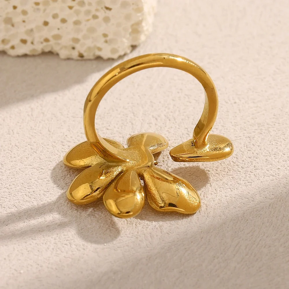 Vintage Flower Petal Ring - Image 6