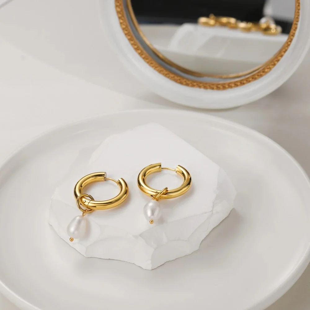 Vintage Pearl Drop Earrings - Image 4