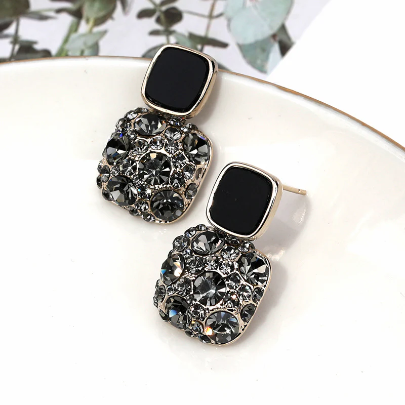 Vintage Purple Crystal Drop Earrings - Image 4